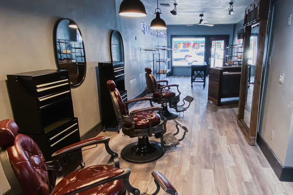 5 O'Clock Shadow Elevates Men's Grooming in Downtown Auburn